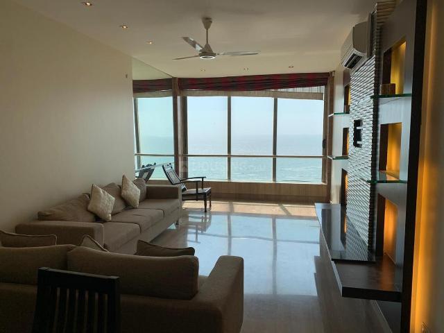 2 BHK Apartment in Bandra West for rent Mumbai. The reference number is 21360484