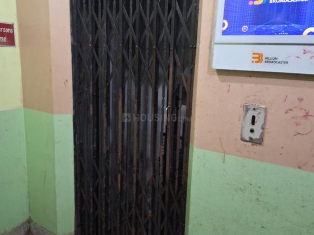 2 BHK Apartment in Bansdroni for rent Kolkata. The reference number is 20748735