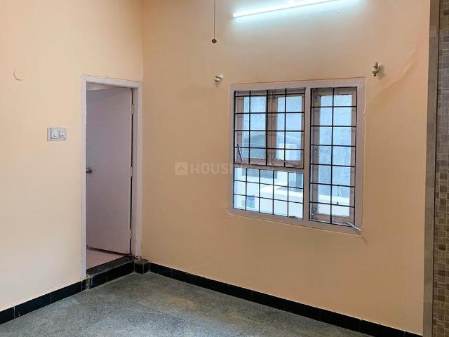 2 BHK Apartment in Basheer Bagh for rent Hyderabad. The reference number is 21285590