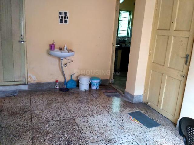 2 BHK Apartment in Behala Chowrasta for rent Kolkata. The reference number is 20643482