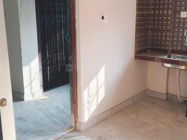 2 BHK Apartment in Behala for rent Kolkata. The reference number is 20412628