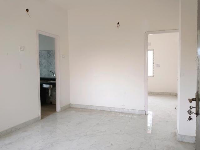 2 BHK Apartment in Behala for resale Kolkata. The reference number is 20811147