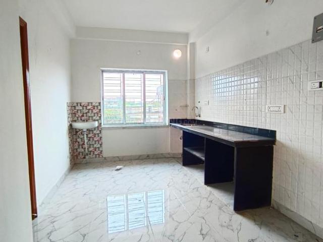 2 BHK Apartment in Behala for resale Kolkata. The reference number is 21243857