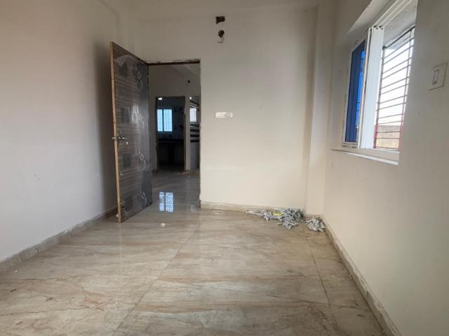 2 BHK Apartment in Behala for resale Kolkata. The reference number is 21303359