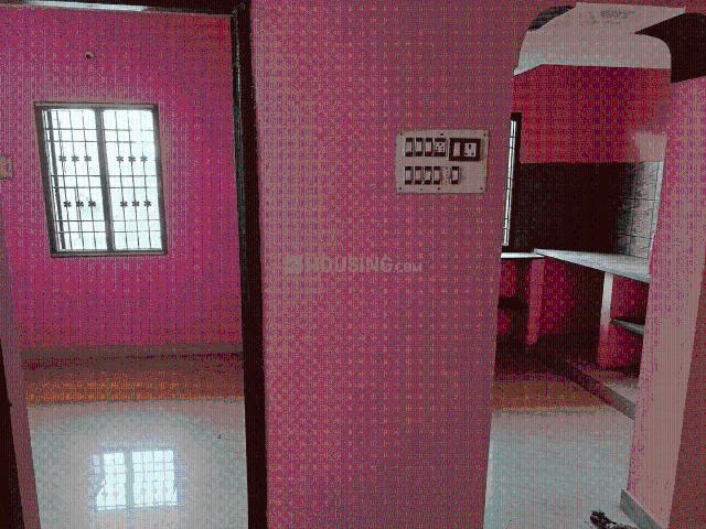 2 BHK Apartment in Beliaghata for rent Kolkata. The reference number is 18228339
