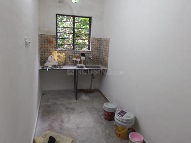 2 BHK Apartment in Beliaghata for rent Kolkata. The reference number is 20485758