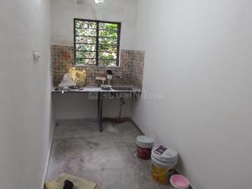 2 BHK Apartment in Beliaghata for rent Kolkata. The reference number is 20485758