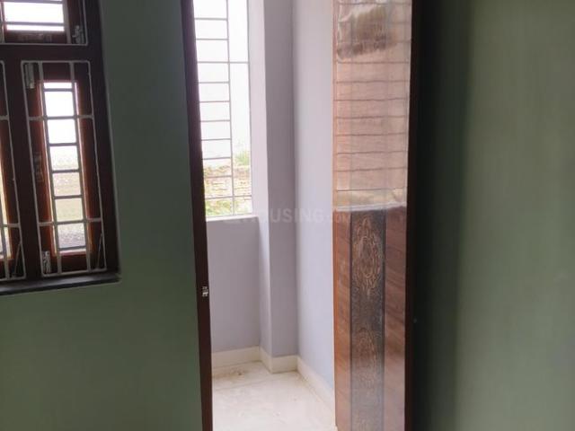 2 BHK Apartment in Beliaghata for rent Kolkata. The reference number is 20599330