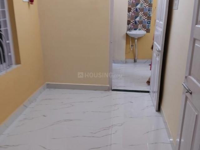2 BHK Apartment in Beliaghata for rent Kolkata. The reference number is 21008205