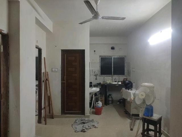 2 BHK Apartment in Beliaghata for resale Kolkata. The reference number is 15740178