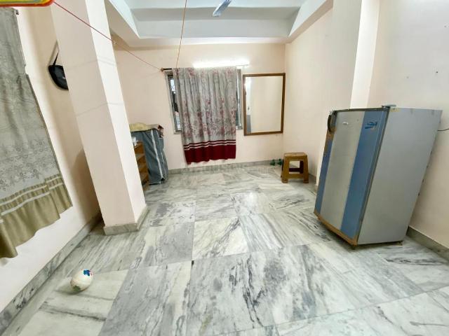 2 BHK Apartment in Beniapukur for rent Kolkata. The reference number is 21117369