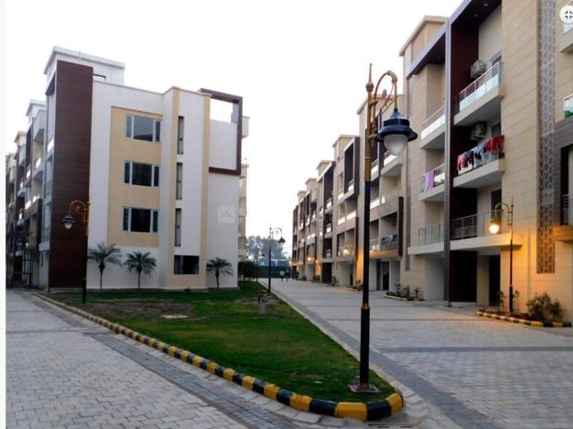 2 BHK Apartment in Bhabat for rent Zirakpur. The reference number is 21035835
