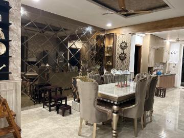 2 BHK Apartment in Bhabat for resale Zirakpur. The reference number is 19729886