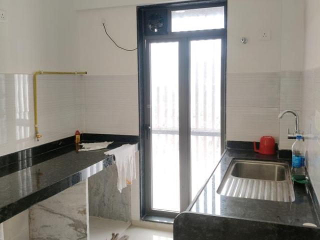 2 BHK Apartment in Bhandup West for rent Mumbai. The reference number is 21179006