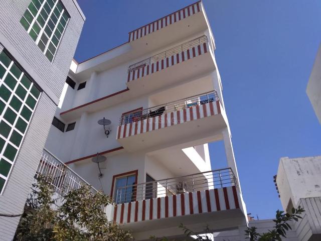 2 BHK Apartment in Bhojuveer for rent Varanasi. The reference number is 20885235