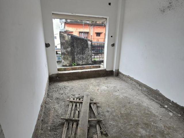 2 BHK Apartment in Bhowanipore for resale Kolkata. The reference number is 21028959