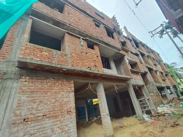 2 BHK Apartment in Birati for resale Kolkata. The reference number is 21194170