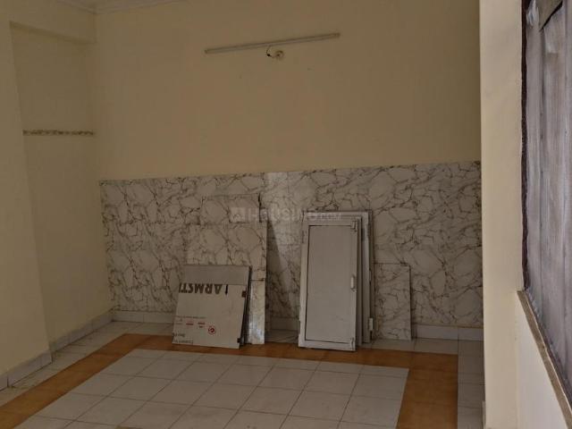 2 BHK Apartment in Butler Colony for rent Lucknow. The reference number is 21334816