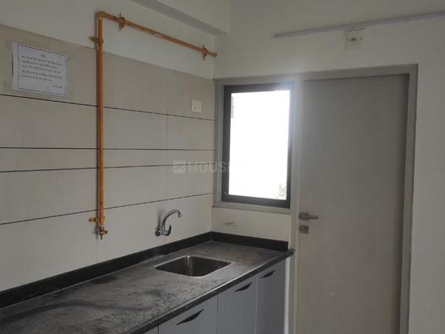 2 BHK Apartment in Gota for rent Ahmedabad. The reference number is 21107770