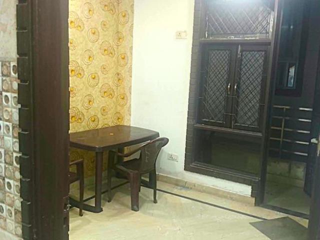 2 BHK Apartment in Govindpuri for rent New Delhi. The reference number is 21194437