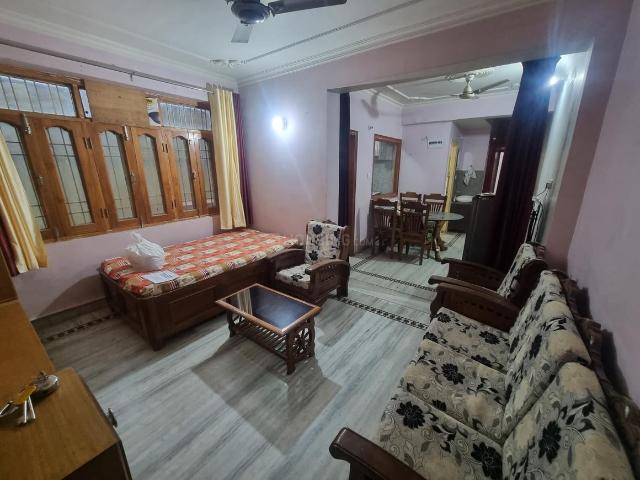2 BHK Apartment in Gola Road for rent Patna. The reference number is 21263123