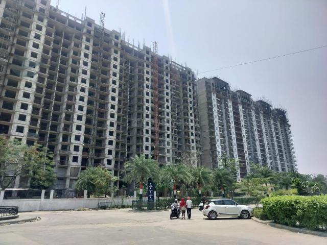 2 BHK Apartment in Gomti Nagar for resale Lucknow. The reference number is 21157707
