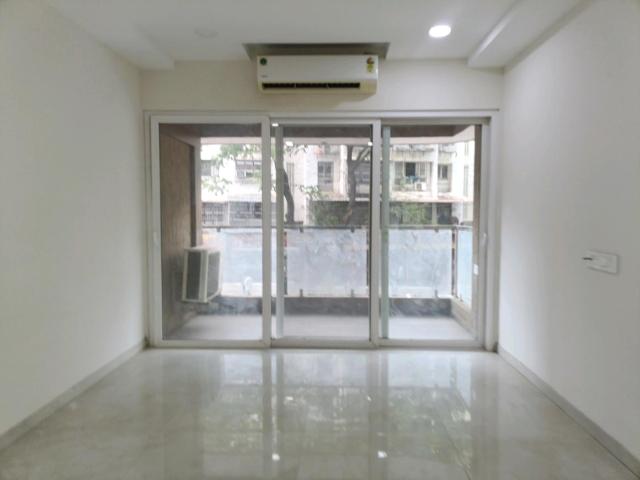 2 BHK Apartment in Goregaon East for resale Mumbai. The reference number is 20470005