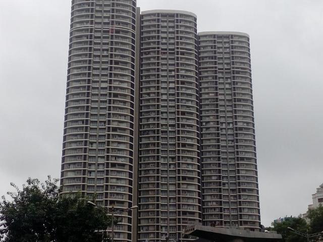 2 BHK Apartment in Goregaon East for resale Mumbai. The reference number is 21057011