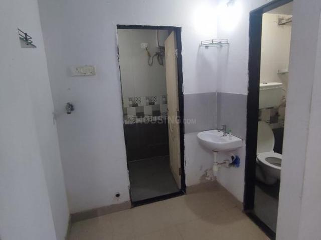 2 BHK Apartment in Goregaon West for rent Mumbai. The reference number is 21086282