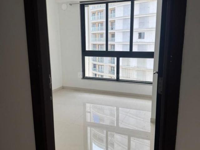 2 BHK Apartment in Goregaon West for rent Mumbai. The reference number is 21122371