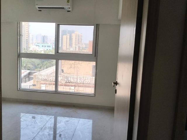 2 BHK Apartment in Goregaon West for rent Mumbai. The reference number is 21363393