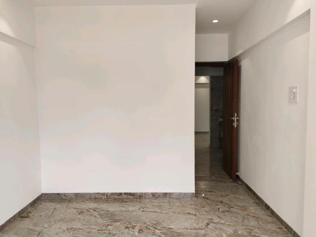 2 BHK Apartment in Goregaon West for resale Mumbai. The reference number is 11928876