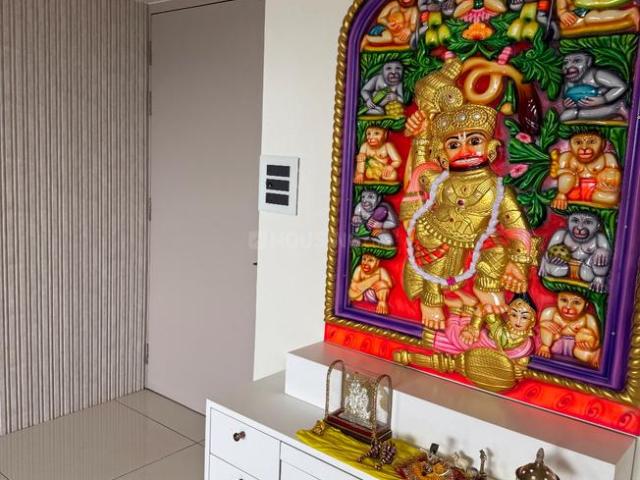 2 BHK Apartment in Goregaon West for resale Mumbai. The reference number is 20586998