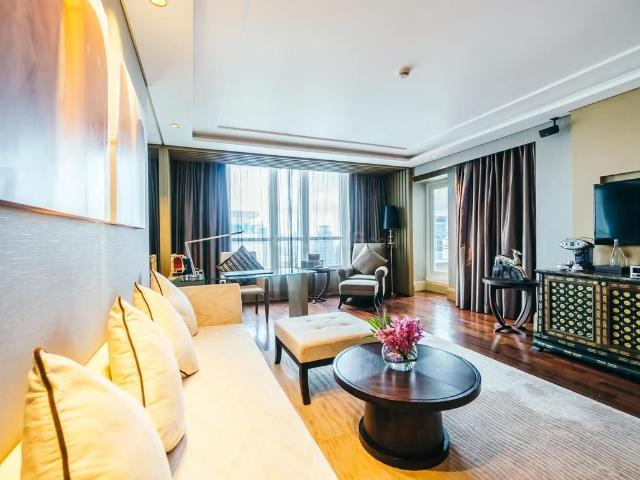 2 BHK Apartment in Goregaon West for resale Mumbai. The reference number is 20965303