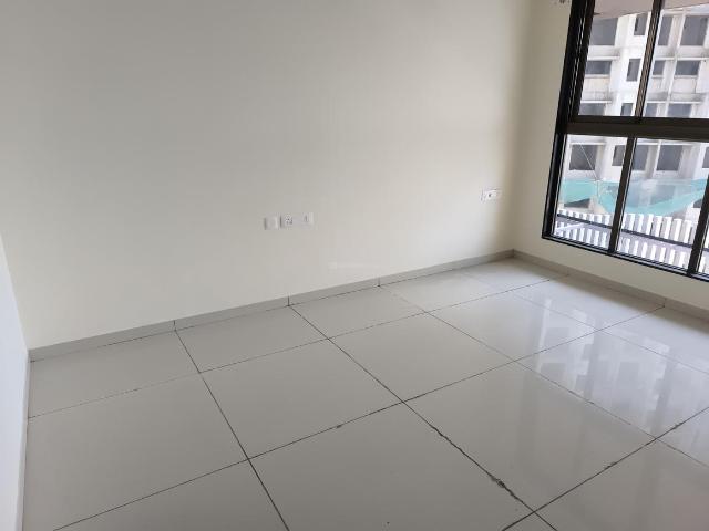 2 BHK Apartment in Goregaon West for resale Mumbai. The reference number is 21276450