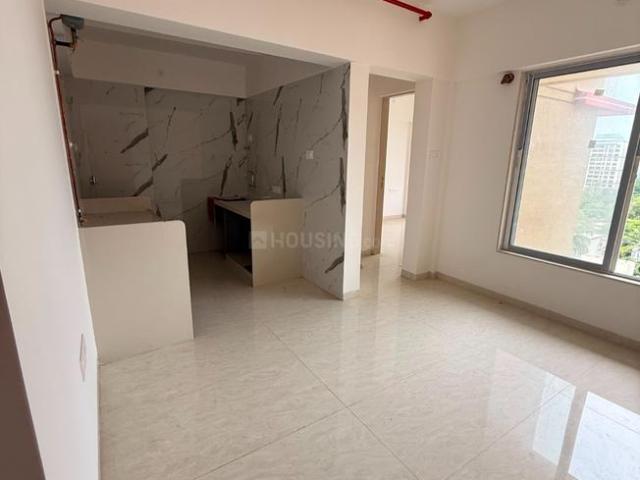 2 BHK Apartment in Goregaon West for resale Mumbai. The reference number is 21300512