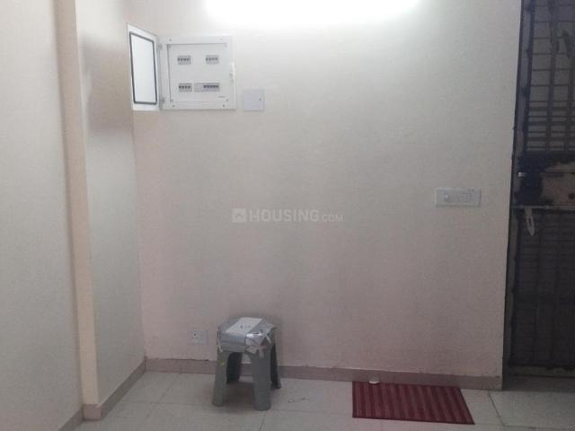 2 BHK Apartment in Gagan Vihar for rent Ghaziabad. The reference number is 15856392