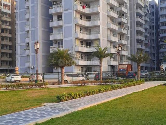 2 BHK Apartment in Gagan Vihar for resale Ghaziabad. The reference number is 16191154