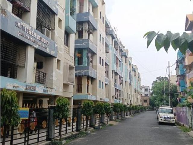 2 BHK Apartment in Garfa for resale Kolkata. The reference number is 21107547