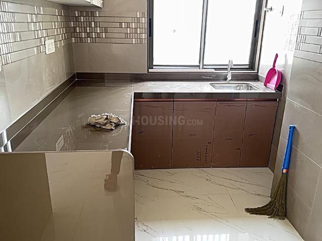 2 BHK Apartment in Ghatkopar East for rent Mumbai. The reference number is 19402739