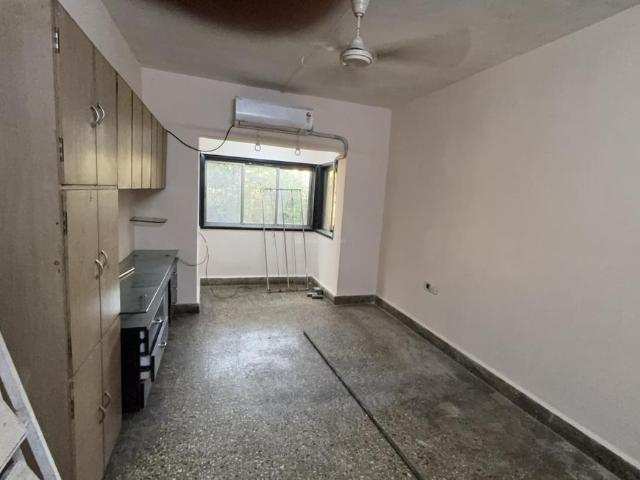 2 BHK Apartment in Ghatkopar East for rent Mumbai. The reference number is 20384327
