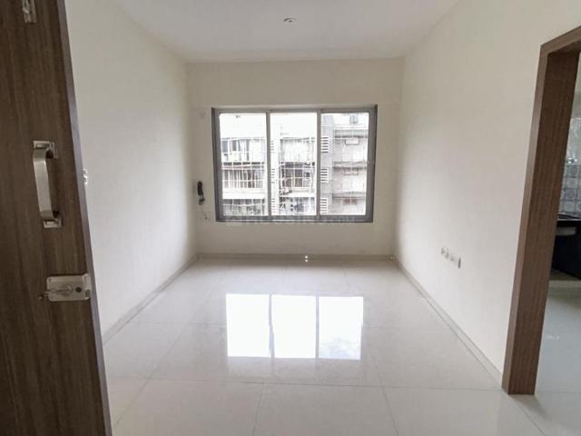 2 BHK Apartment in Ghatkopar East for resale Mumbai. The reference number is 18120305