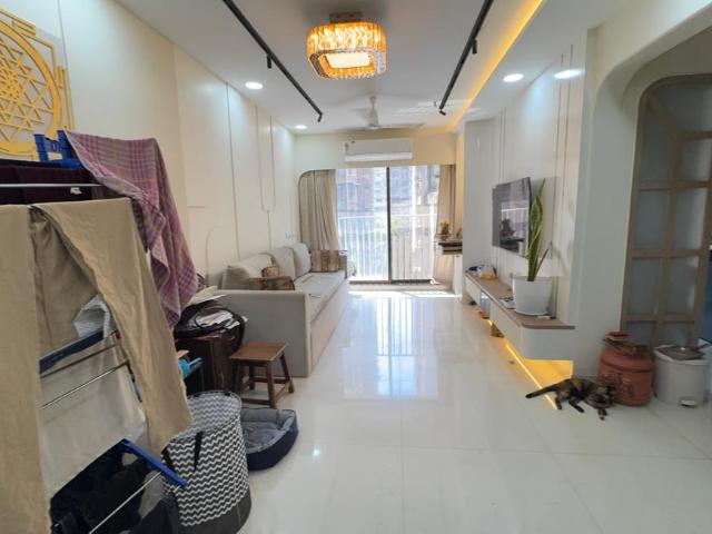 2 BHK Apartment in Ghatkopar East for resale Mumbai. The reference number is 21307656