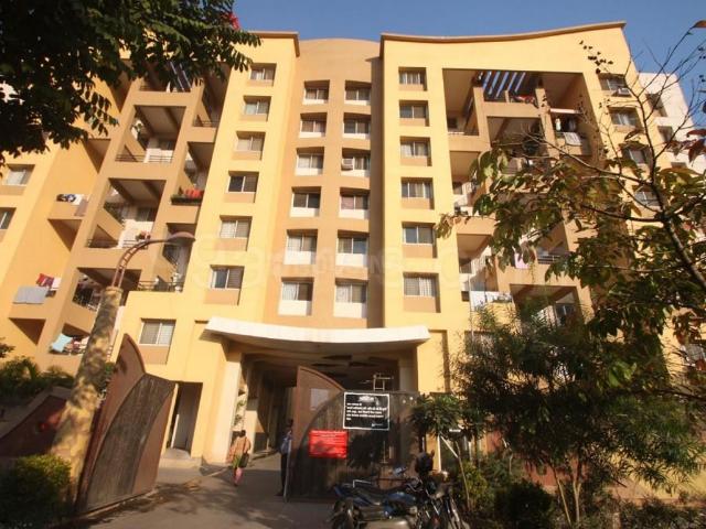 2 BHK Apartment in Ghorpadi for resale Pune. The reference number is 21356185
