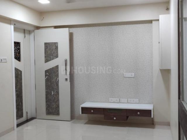 2 BHK Apartment in Grant Road for resale Mumbai. The reference number is 20990946