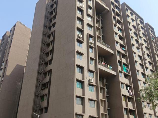 2 BHK Apartment in D Colony for resale Ahmedabad. The reference number is 21047352