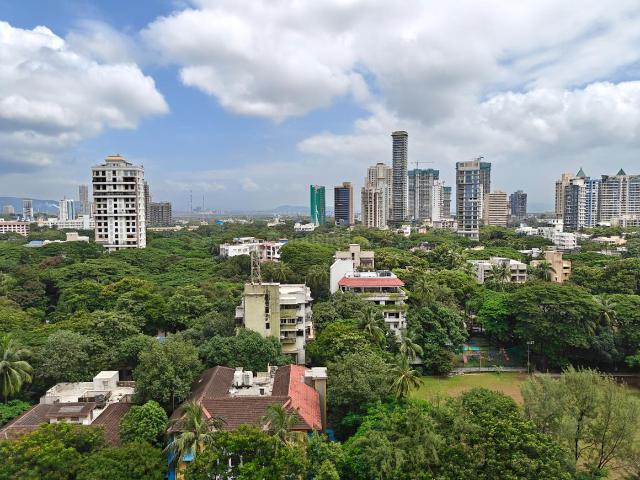 2 BHK Apartment in Dadar East for rent Mumbai. The reference number is 18908792