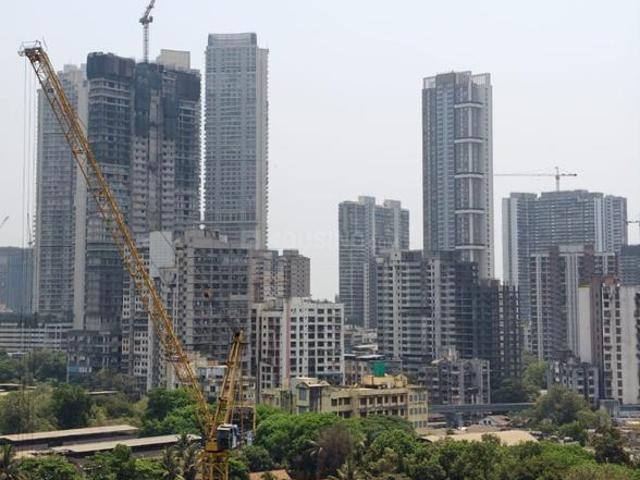 2 BHK Apartment in Dadar East for rent Mumbai. The reference number is 20557373