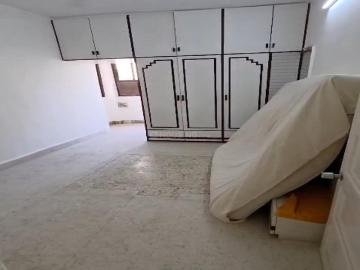 2 BHK Apartment in Dadar East for rent Mumbai. The reference number is 20134570