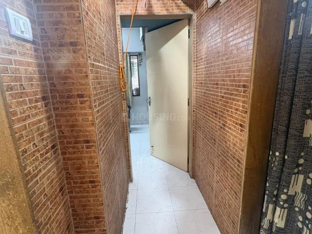 2 BHK Apartment in Dadar East for rent Mumbai. The reference number is 21073312